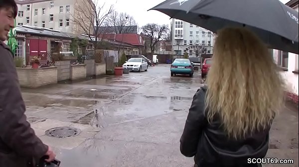 Teeny Auf Der Strasse Angesprochen Und Fuer Geld Gefickt XVideos